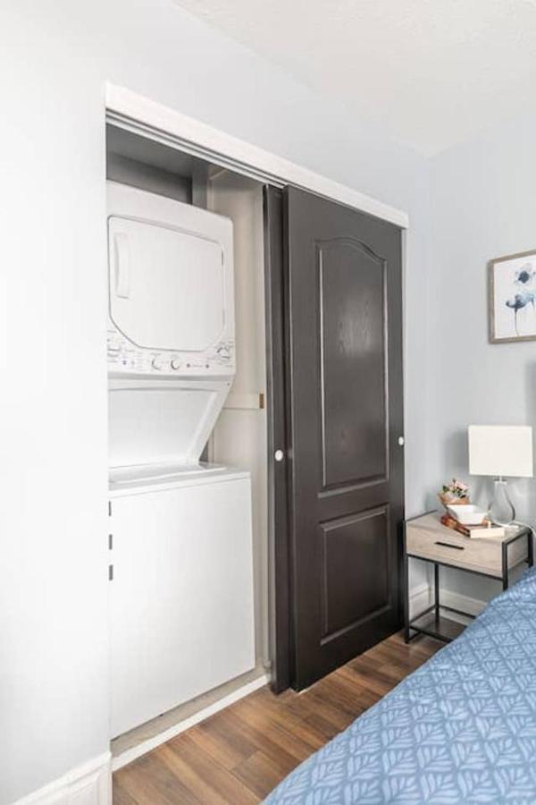 Newly Renovated - Modern 1Br With Rooftop Terrace! Apartment Ottawa Exterior photo